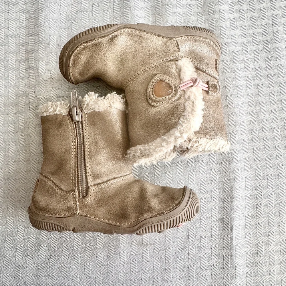 Stride Rite SRT Marta Toddler‎ Girls Boots 6.5M Gold Shimmer Faux Fur Lined